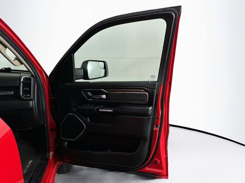 Used 2019 RAM 1500 Laramie w/ Off Road Group image 31