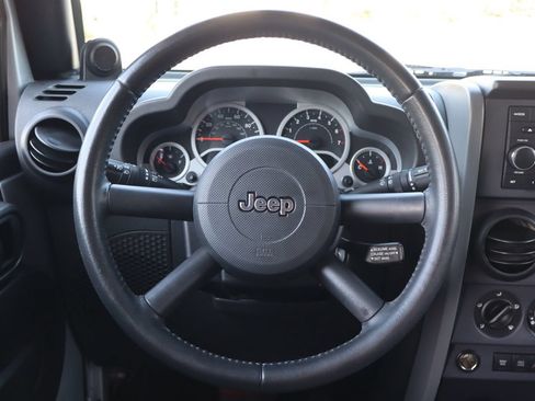 Used 2007 Jeep Wrangler Unlimited Rubicon w/ Dual Top Group AWD/4WD image 19