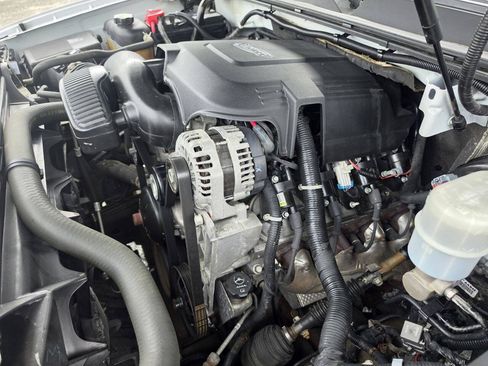 Used 2011 Chevrolet Avalanche LTZ AWD/4WD image 27