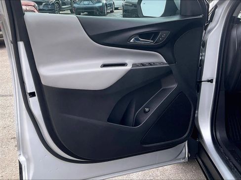 Used 2022 Chevrolet Equinox LT image 9