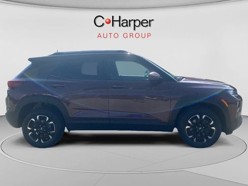 Used 2022 Chevrolet TrailBlazer LT w/ LPO, Blackout Package AWD/4WD image 2