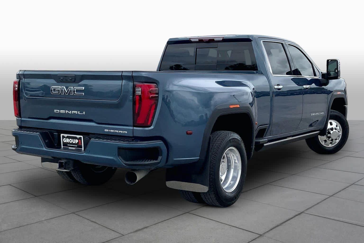 Used 2025 GMC Sierra 3500 Denali Ultimate AWD/4WD image 13