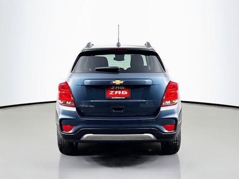 Used 2021 Chevrolet Trax LT w/ LT Convenience Package image 4
