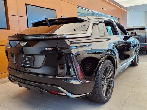 New 2026 Cadillac Lyriq V AWD/4WD image 7