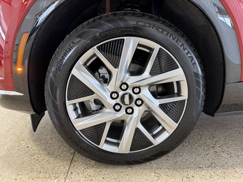 Used 2025 Cadillac Optiq Luxury 1 w/ LPO, Floor Liner Package image 53