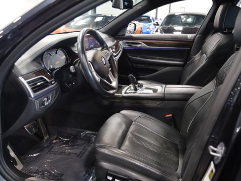 Used 2019 BMW 750i xDrive w/ Executive Package AWD/4WD image 17