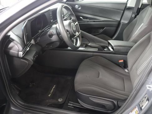 Used 2023 Hyundai Elantra SEL FWD image 18