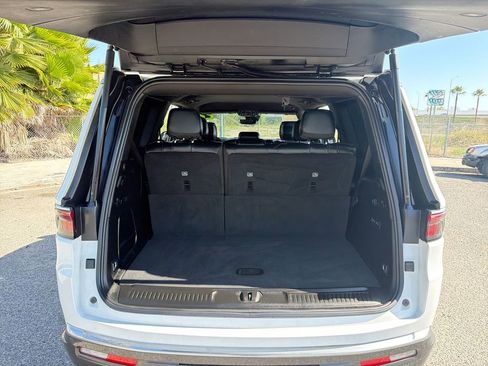 Used 2022 Jeep Wagoneer Series III AWD/4WD image 20