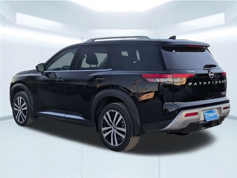 New 2025 Nissan Pathfinder Platinum w/ Cargo Package image 4