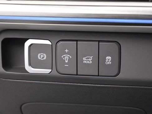 Used 2025 Hyundai Santa Fe Limited image 17