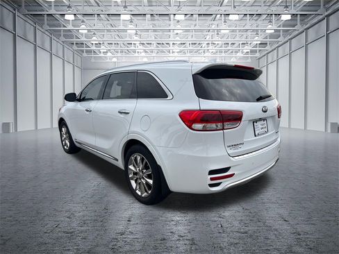 Used 2017 Kia Sorento SX image 5