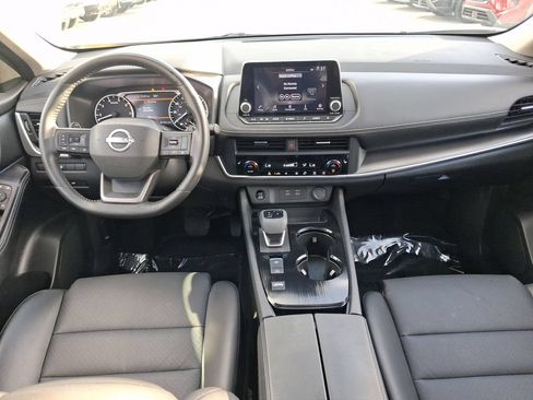 Certified 2025 Nissan Rogue SV w/ SV Premium Package FWD image 9
