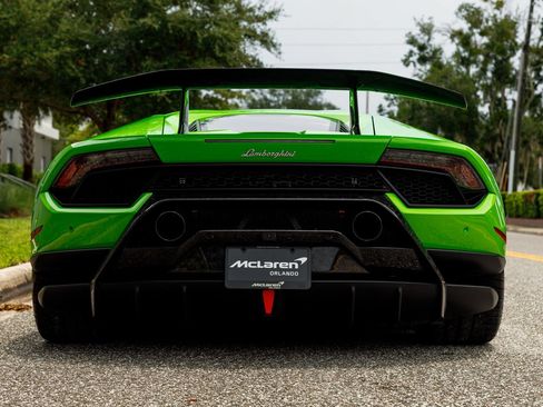 Used 2018 Lamborghini Huracan Performante AWD/4WD image 20