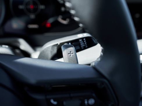 Used 2024 Porsche 911 Carrera 4S w/ Premium Package image 51