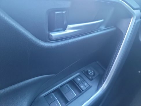 Used 2025 Toyota RAV4 XLE AWD/4WD image 21