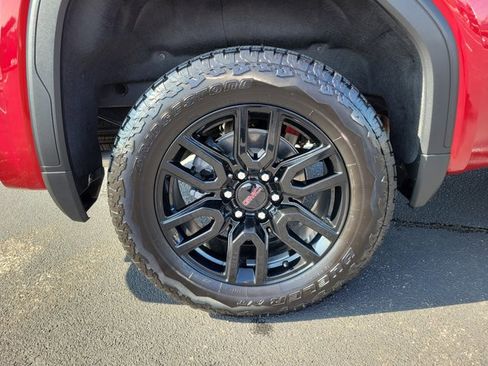 Used 2024 GMC Sierra 1500 Elevation image 9
