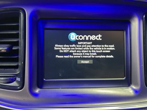 Used 2022 Dodge Challenger SXT image 24