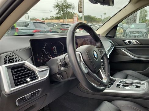Used 2023 BMW X7 xDrive40i w/ Premium Package image 10