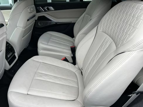 Used 2024 BMW X7 xDrive40i w/ Executive Package AWD/4WD image 12