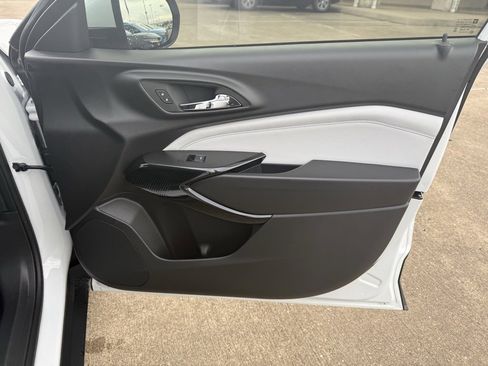 New 2026 Chevrolet Trax LT w/ Sunroof Package image 44