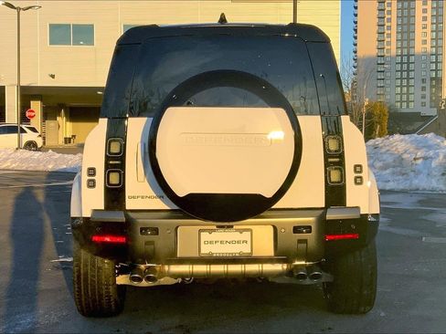 New 2026 Land Rover Defender 110 V8 image 4