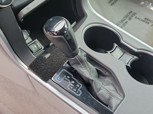 Used 2016 Toyota Camry LE image 21