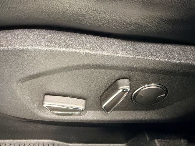 Used 2018 Ford Edge Titanium w/ Equipment Group 301A AWD/4WD image 37