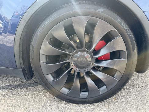 Used 2023 Tesla Model Y Performance image 18