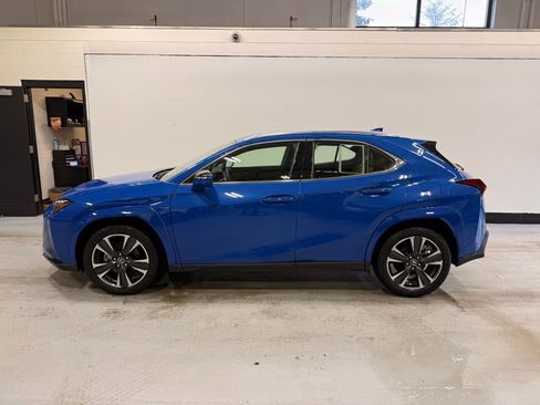 Used 2025 Lexus UX 300h AWD w/ Accessory Package (Z1) image 2