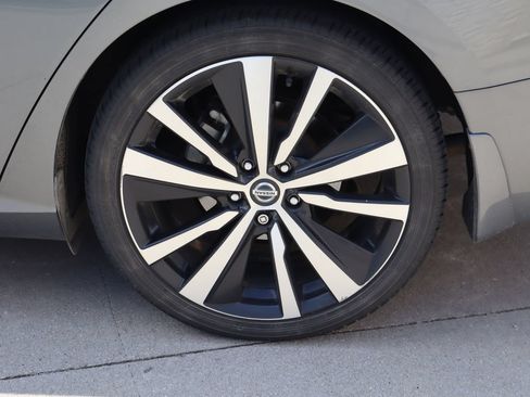 Used 2020 Nissan Altima 2.5 SR FWD image 26