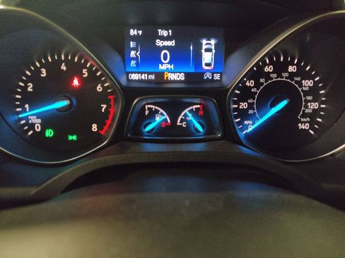 Used 2018 Ford Escape SE w/ SE Sport Appearance Package FWD image 23