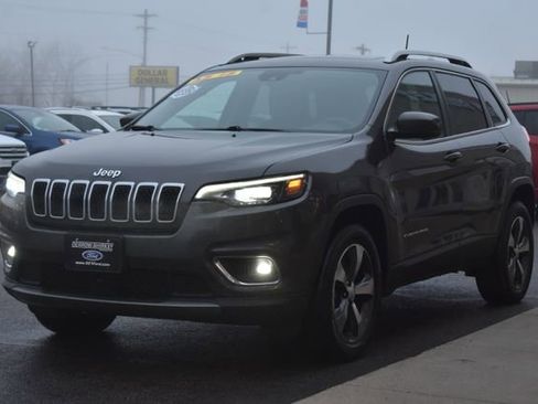 Used 2019 Jeep Cherokee Limited w/ Luxury Group image 12