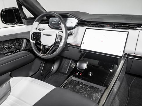 Used 2025 Land Rover Range Rover Sport SV Edition Two image 28