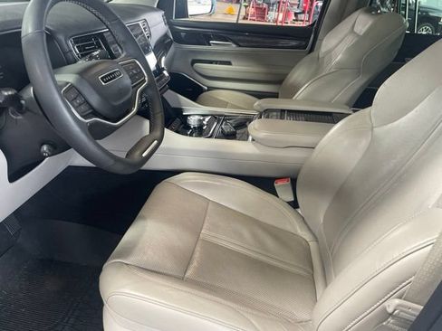 Used 2024 Jeep Wagoneer L 4WD w/ Premium Group I image 24