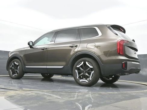 Used 2025 Kia Telluride S FWD image 37