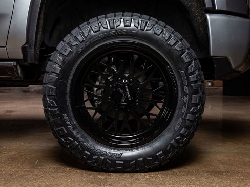 Used 2025 Chevrolet Silverado 2500 High Country w/ Technology Package image 12