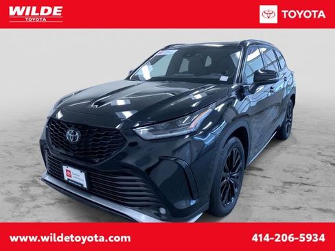 Certified 2025 Toyota Highlander XSE AWD/4WD image 1