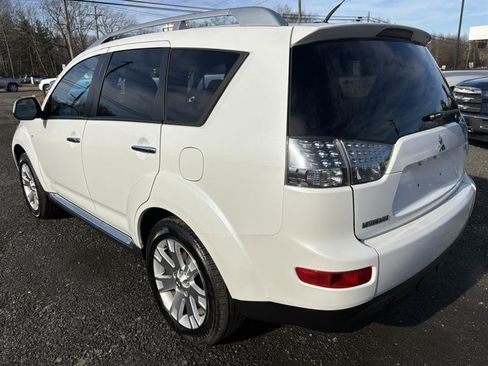 Used 2008 Mitsubishi Outlander SE image 2