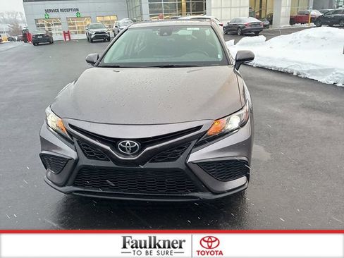 Used 2024 Toyota Camry SE image 18