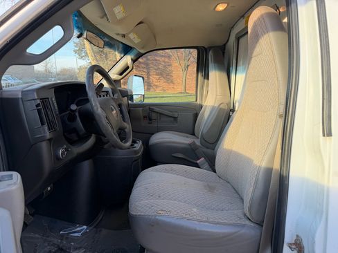 Used 2019 GMC Savana 3500 w/ Power Convenience Package image 15