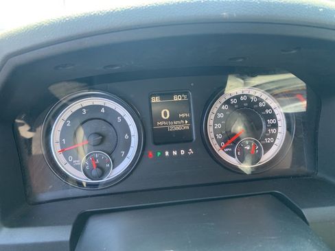 Used 2016 RAM 1500 Classic SLT AWD/4WD image 16