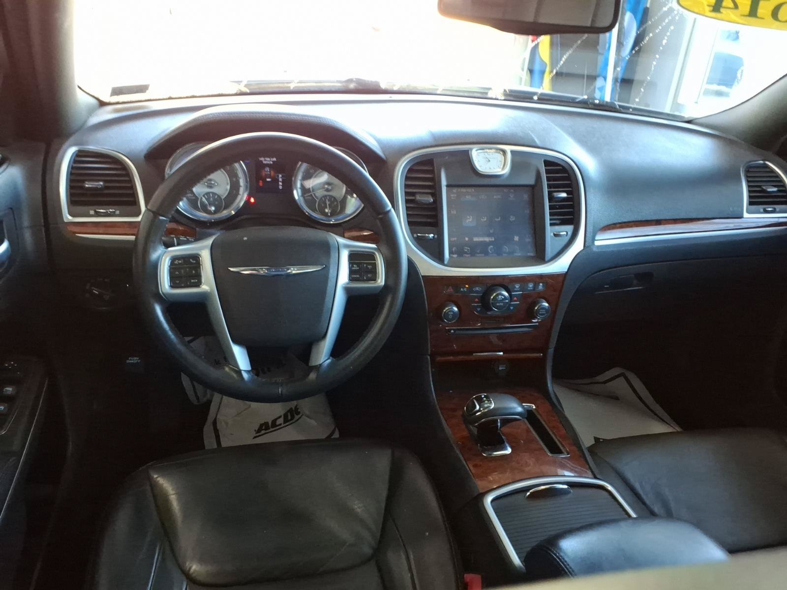 Used 2014 Chrysler 300 AWD w/ Driver Convenience Group image 16