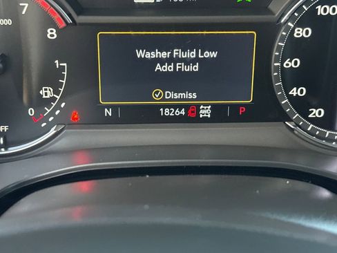 Used 2025 Cadillac XT6 Premium Luxury image 17