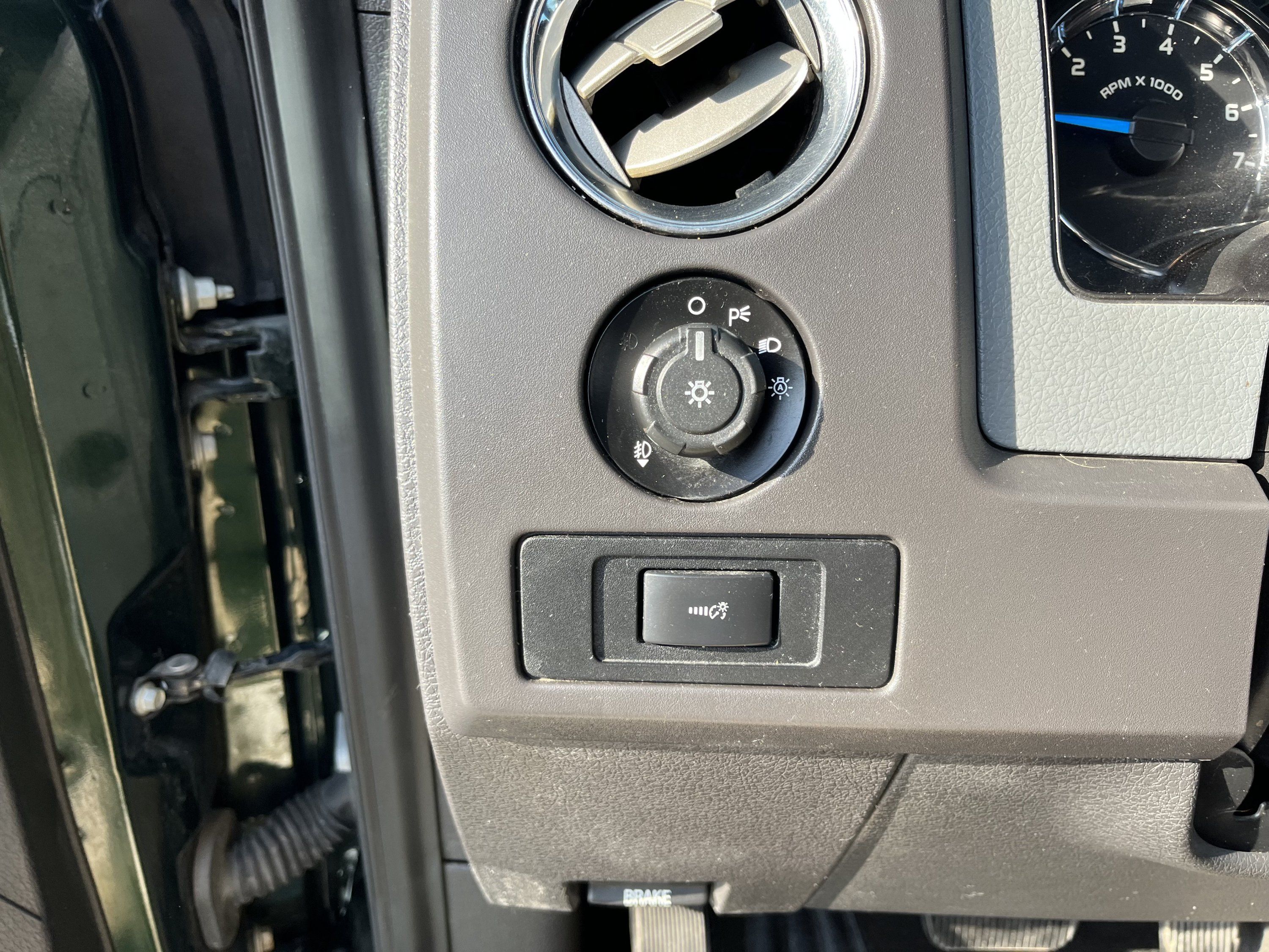 Used 2013 Ford F150 XLT w/ Luxury Equipment Group AWD/4WD image 13