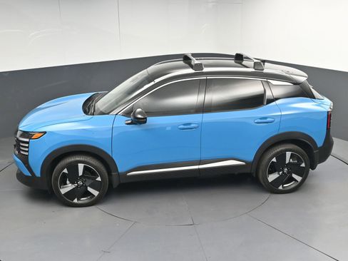 Used 2025 Nissan Kicks SR w/ Illumination Package FWD image 34