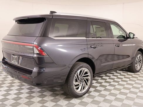 New 2025 Lincoln Navigator Reserve image 22