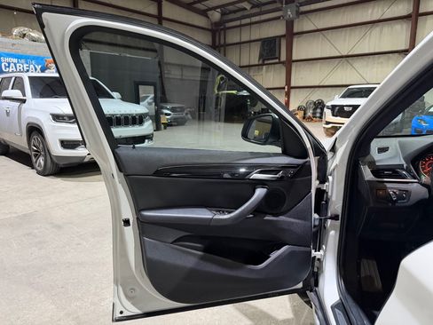 Used 2018 BMW X1 sDrive28i FWD image 11