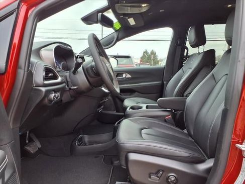 New 2026 Chrysler Pacifica Select w/ S Appearance Package FWD image 44