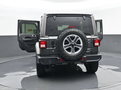 Used 2019 Jeep Wrangler Unlimited Sahara w/ Cold Weather Group AWD/4WD image 29