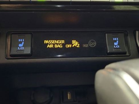 Used 2021 Toyota RAV4 XLE Premium FWD image 18